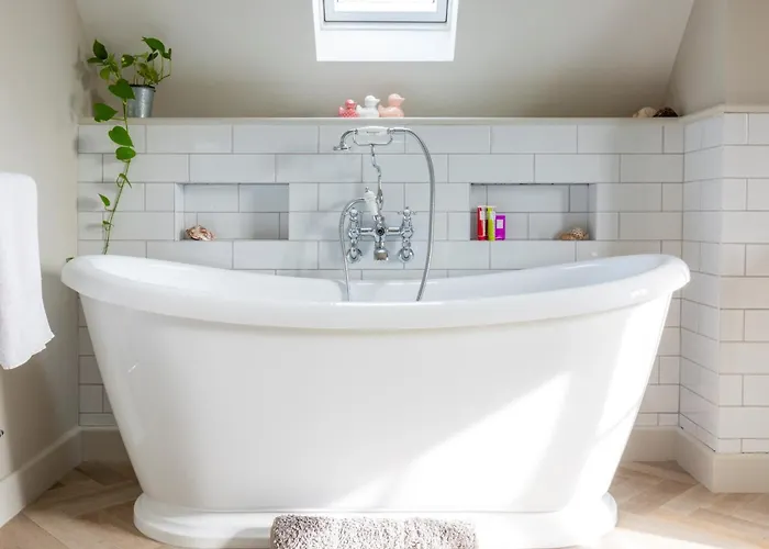 1 Bed In Ripon 95074 *