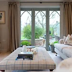 1 Bed In Ripon Oc-95074 بيت للعطل